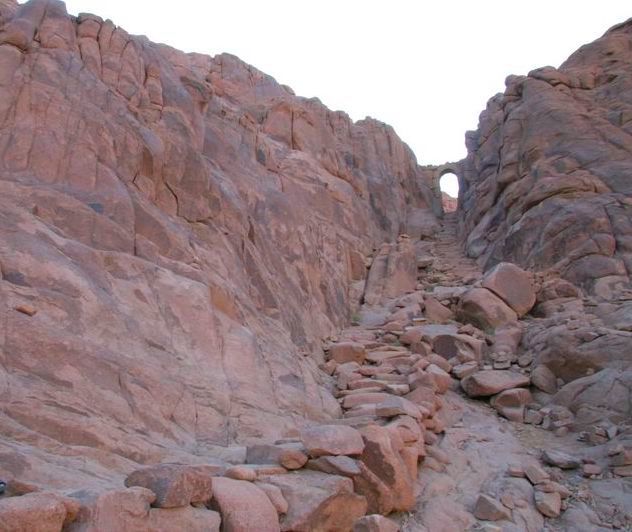 Mousa Mountain: Sacred Mount Sinai Guide